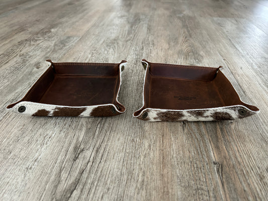 COWHIDE LEATHER TRAY: BROWN